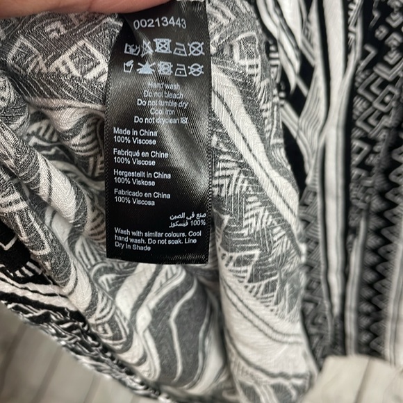 CITY CHIC Under the Sun Geo Print Black and White Dress size 16 - Picture 7 of 7